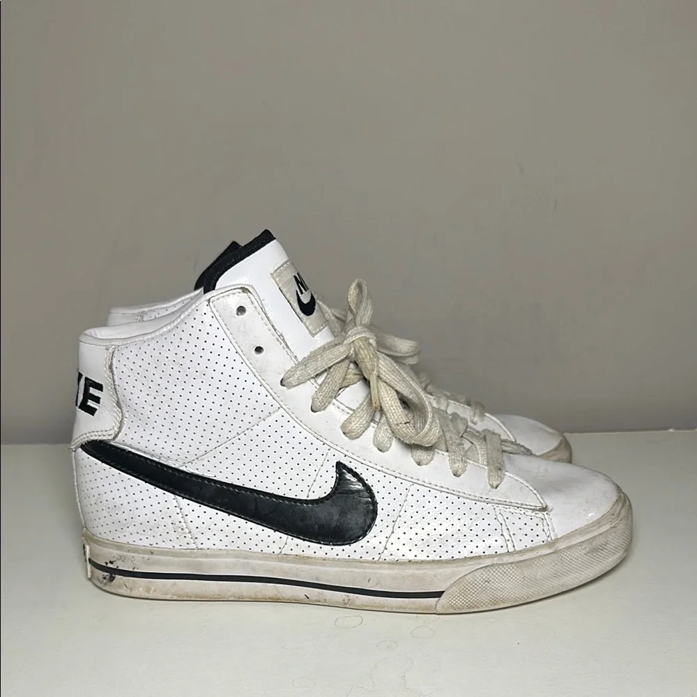 Nike sweet classic White and Black High-Top Sneakers